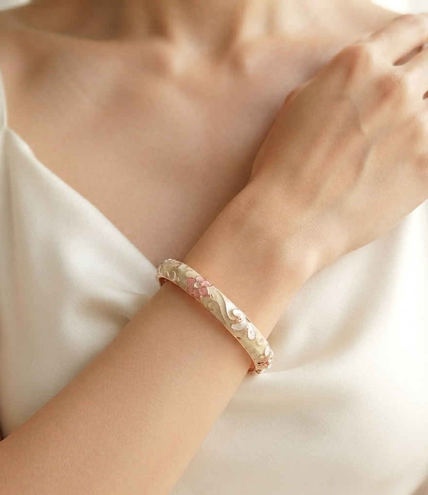 tint enamel bangle