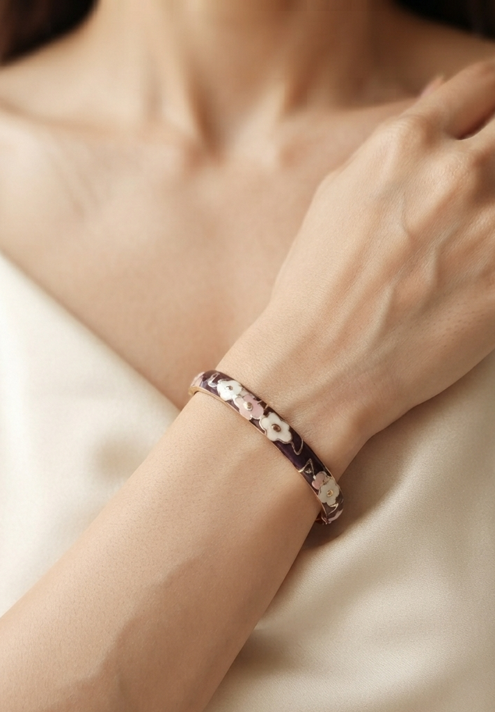 noir bloom enamel bangle