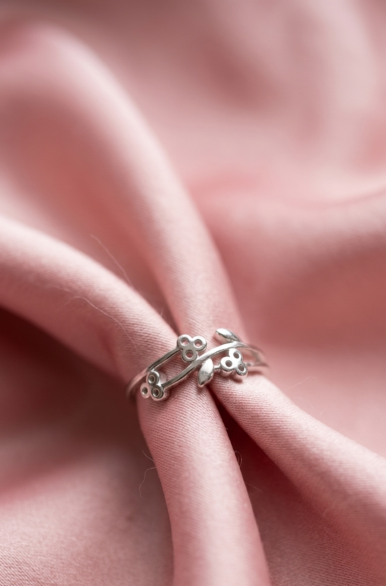 flower & leaf ring