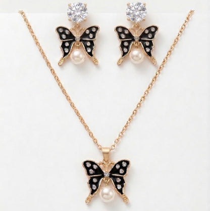 the ebony papillon necklace