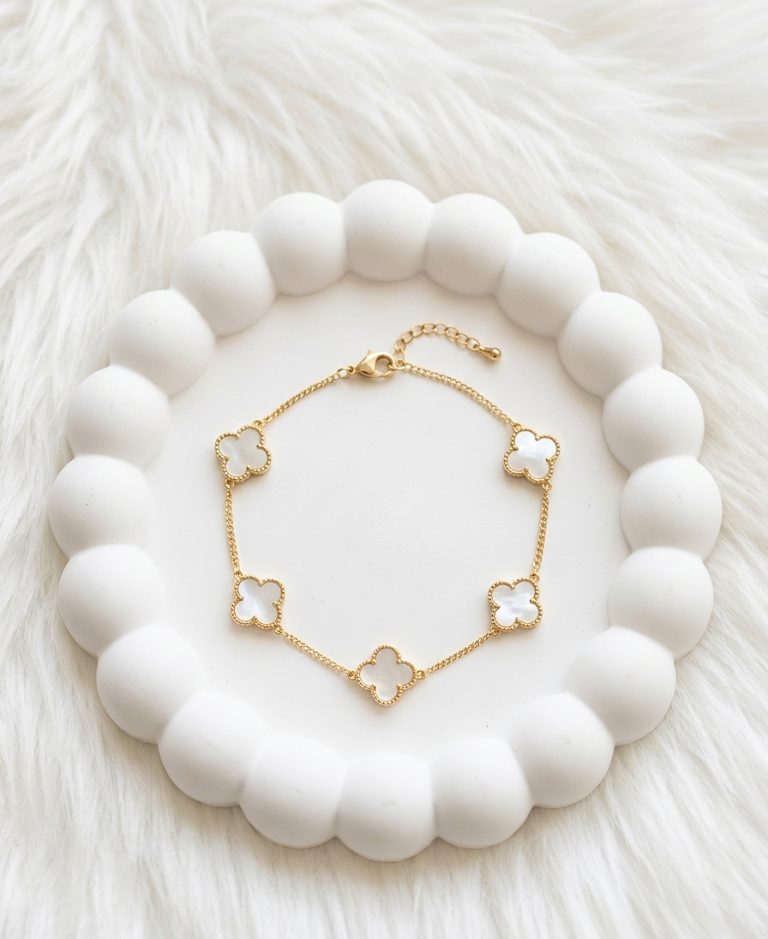 Five-Motif White Clover Bracelet.