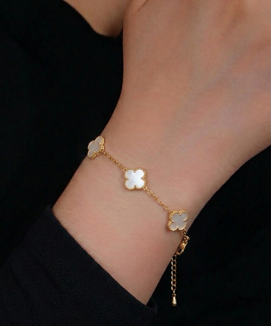 Five-Motif White Clover Bracelet.