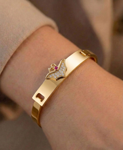 The Royal Crest bracelet