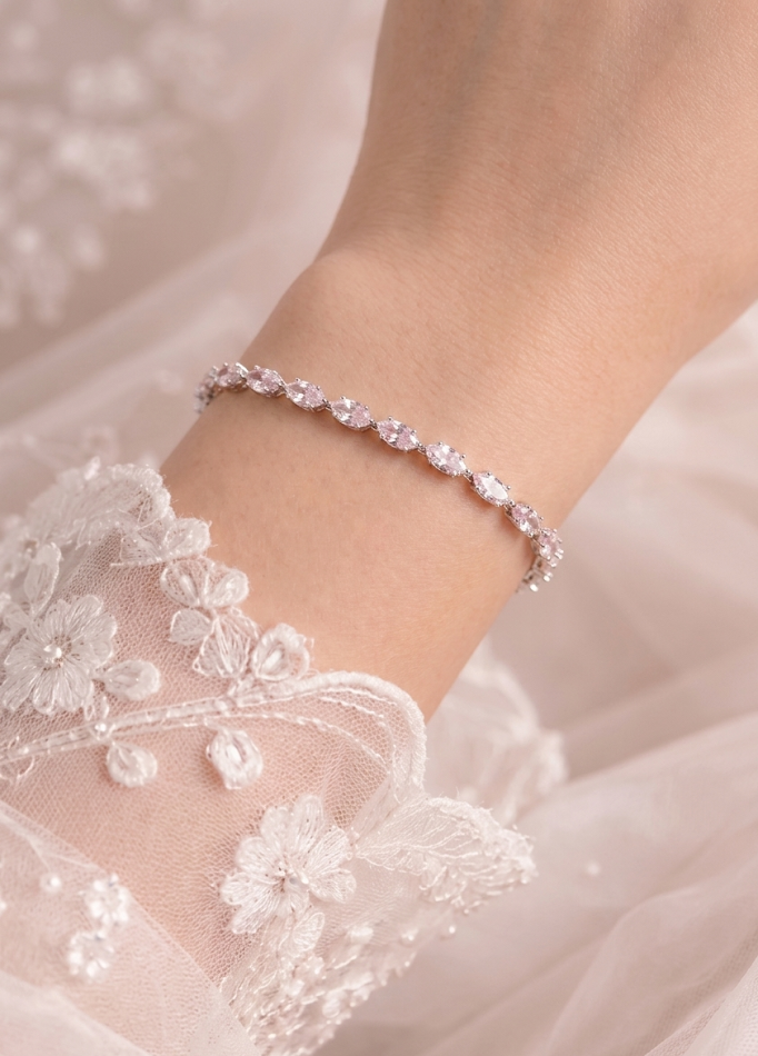 Opal light baby pink Drop bracelet