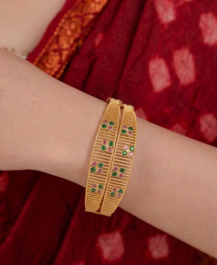 The kundan dua bangles
