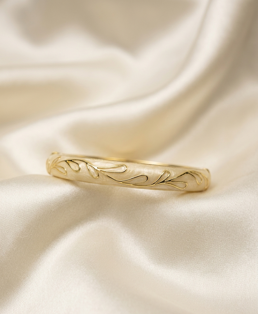 enamel bangle off white leaf