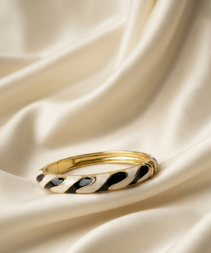 vivid enamel bangle black