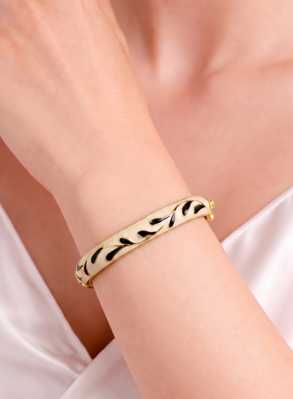 enamel bangle black leaf