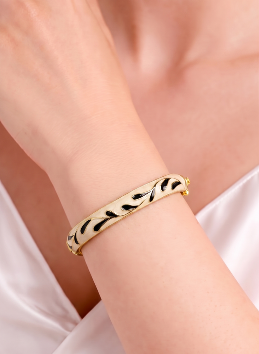 enamel bangle black leaf