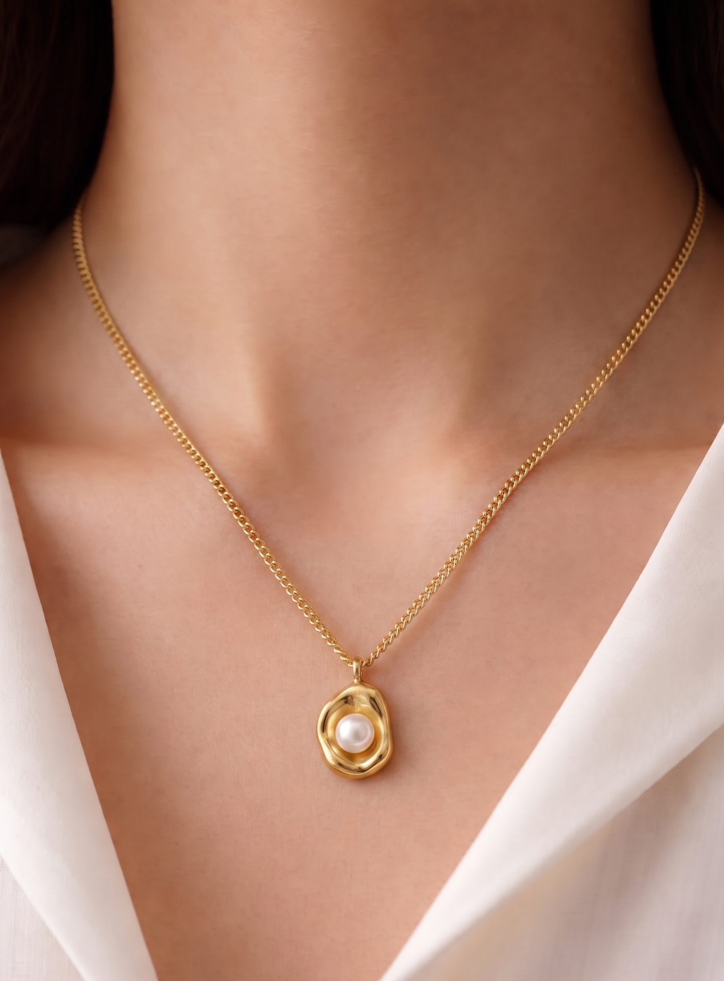 irregular pearl studded neacklace
