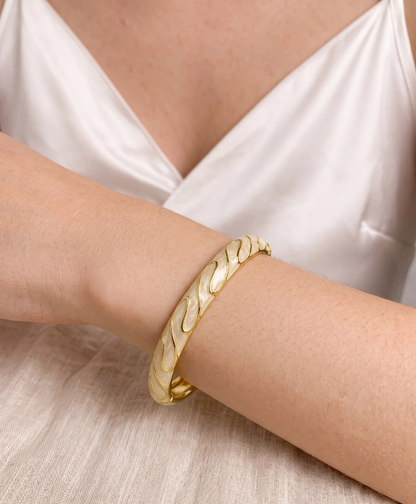 vivid enamel bangle off white