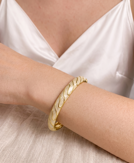 vivid enamel bangle off white