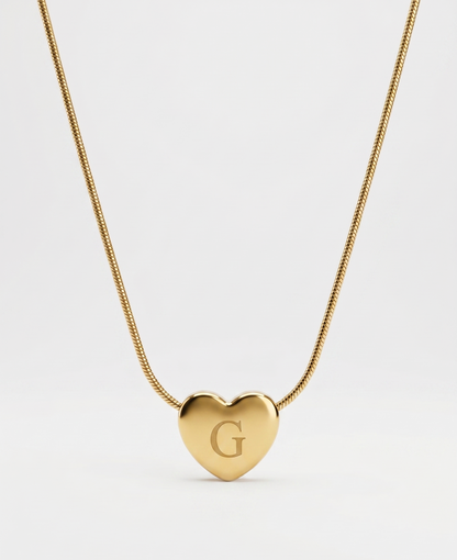 the G initial heart pendant necklace