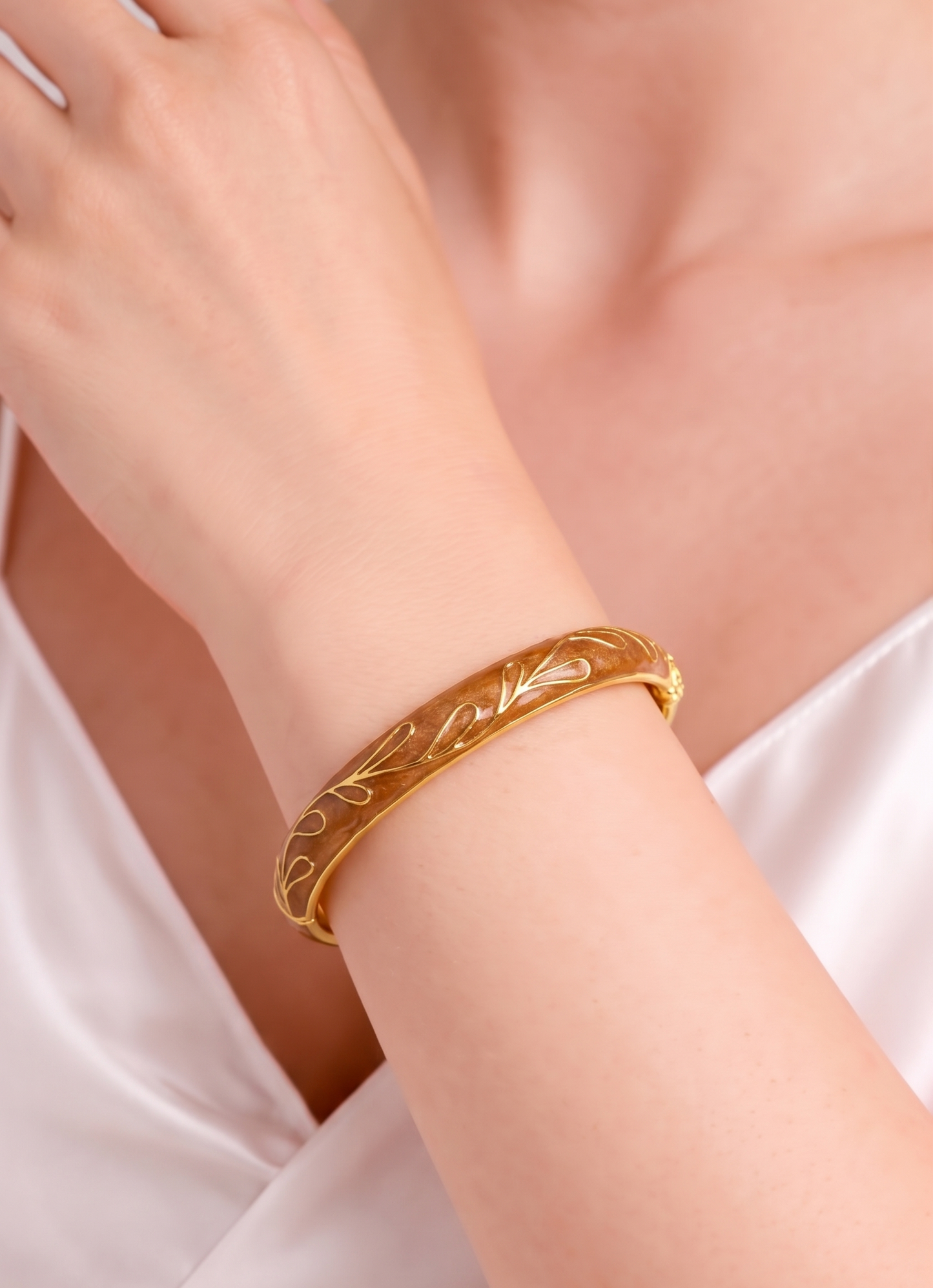 enamel bangle brown leaf