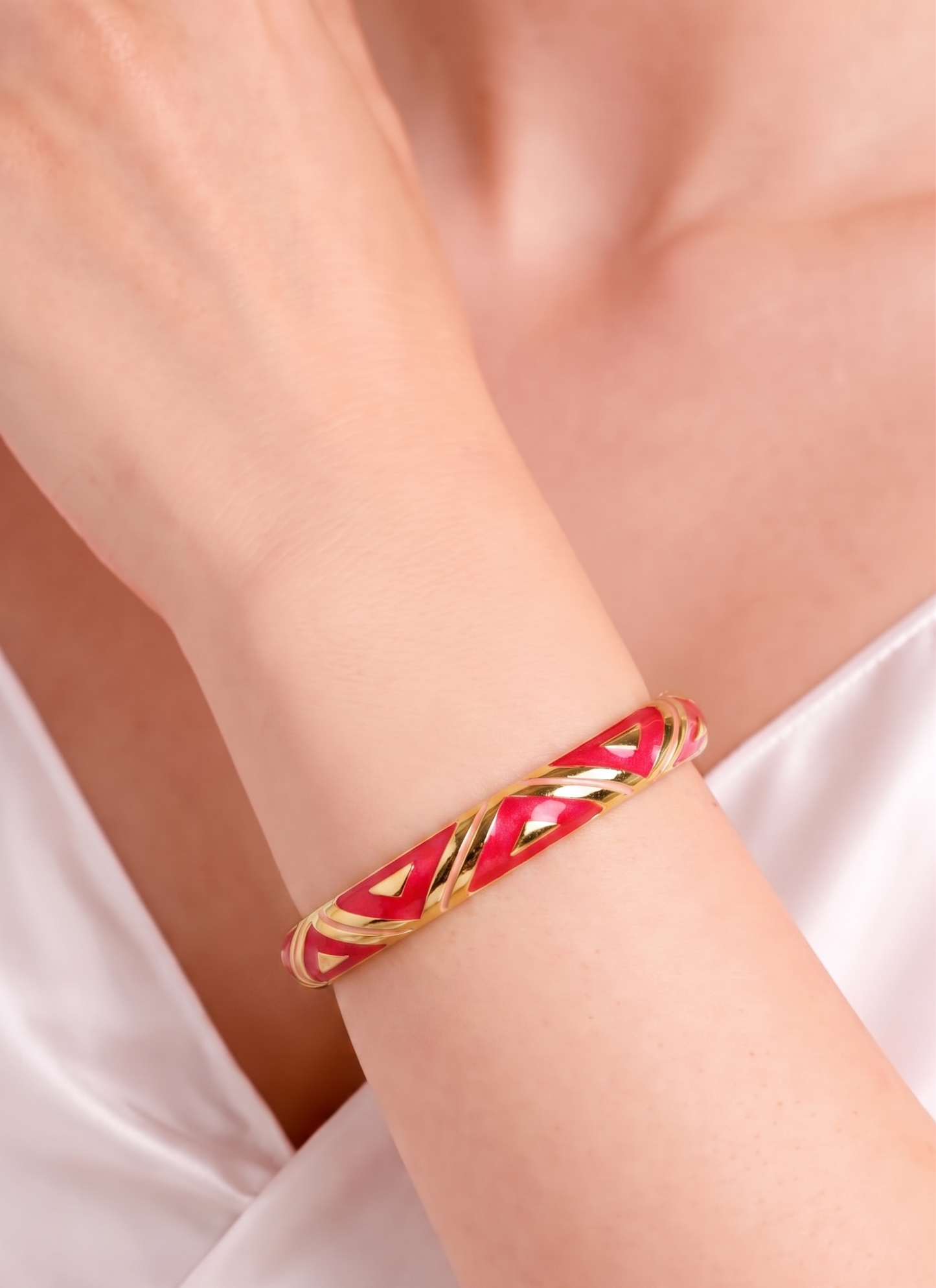 triangle design enamel bangle red