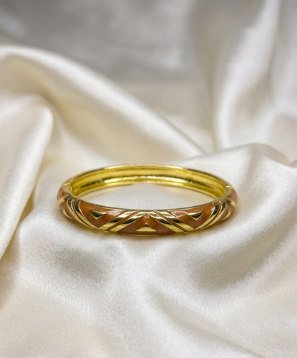 triangle design enamel bangle brown