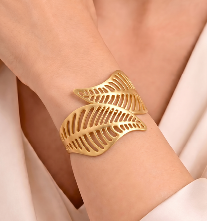 the open weave fern cuff bracelet(golden)