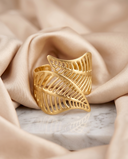 the open weave fern cuff bracelet(golden)