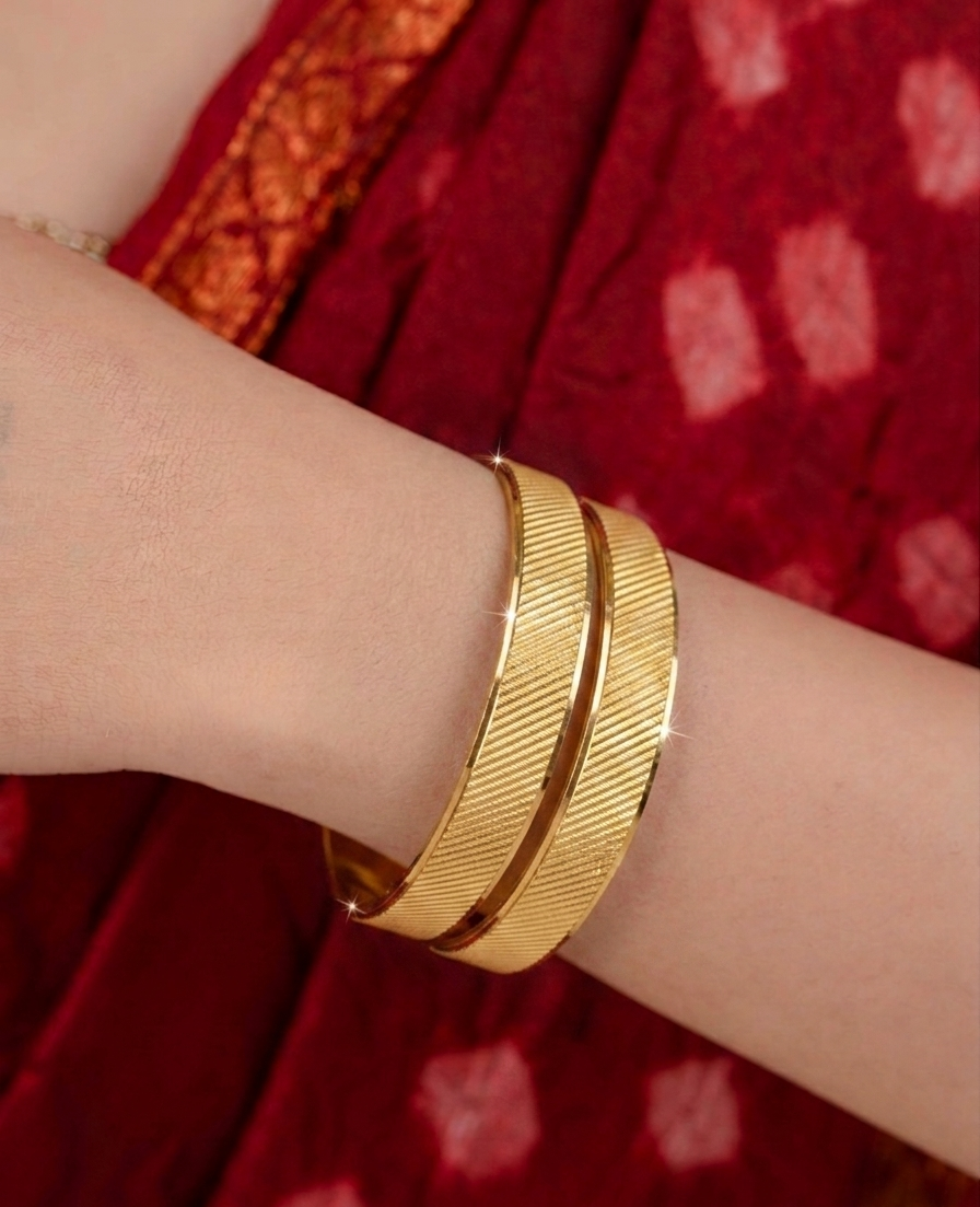 diagonal ripple bangle