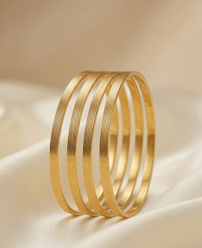 minimalist ribbed bangle