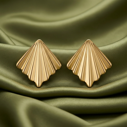 golden shell elegance