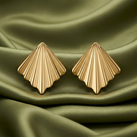 golden shell elegance