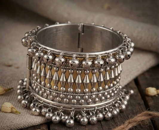 chandi jaal bangle