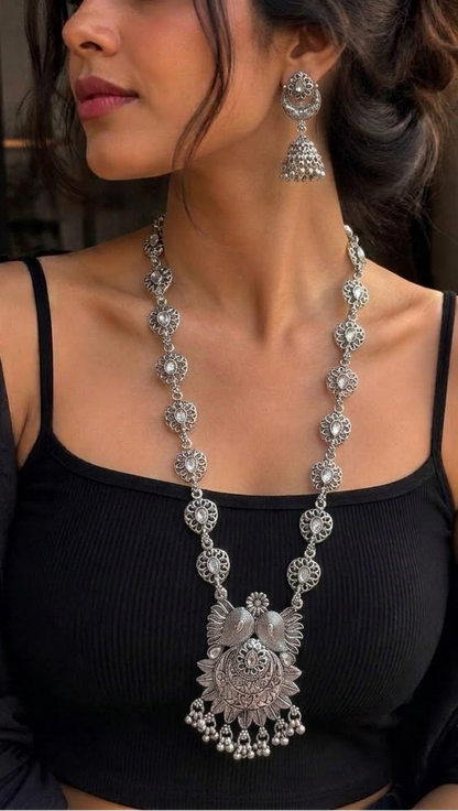 ethnic essence necklace