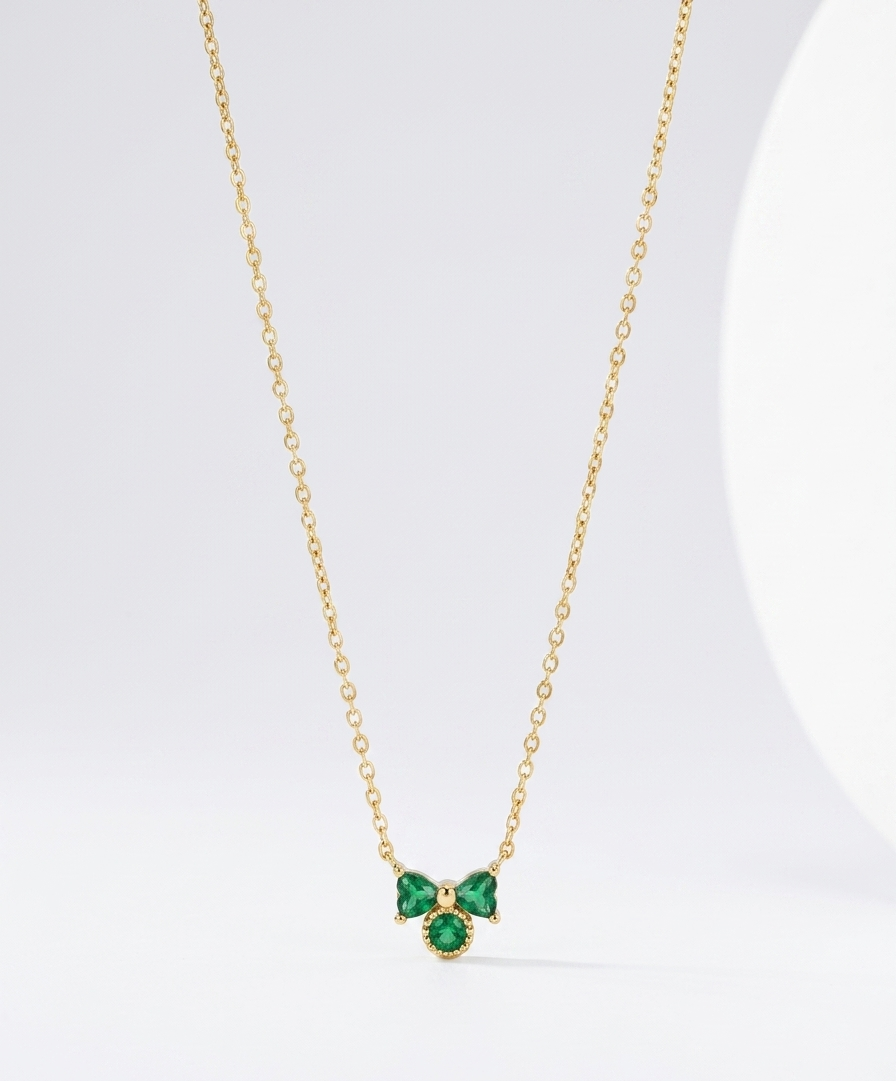 emerald trefoil necklace