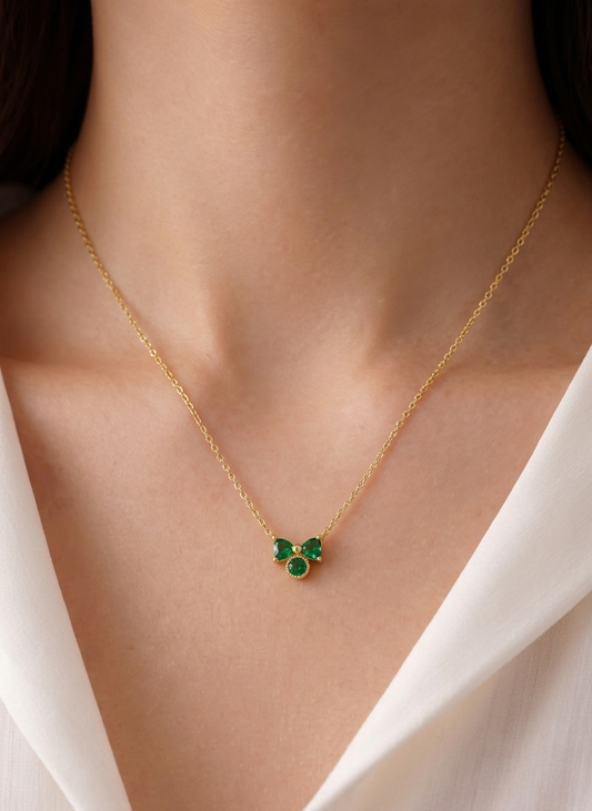 emerald trefoil necklace