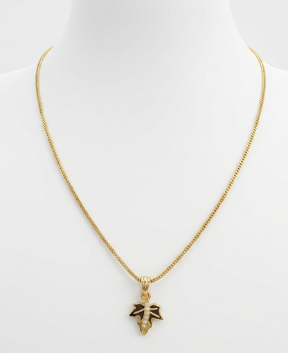 maple leaf pendant necklace