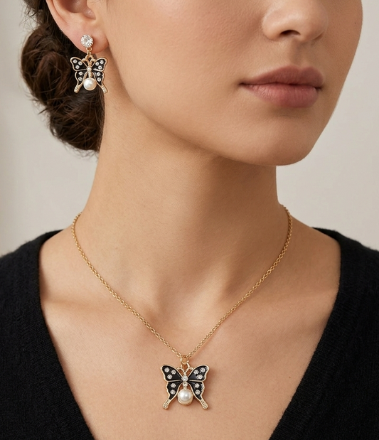 the ebony papillon necklace