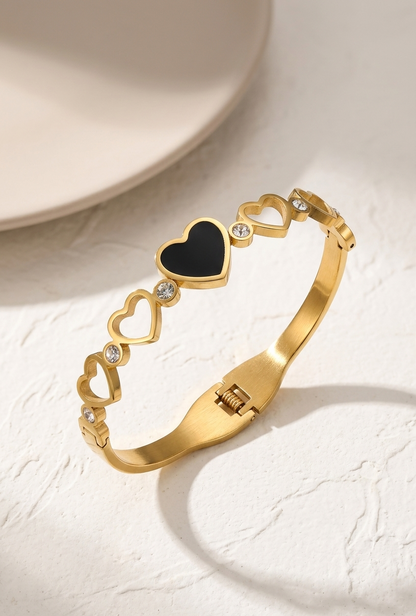luna black heart bracelet