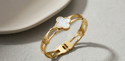 the clover bracelet