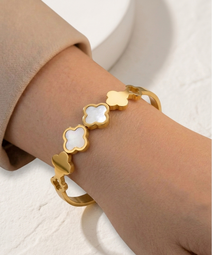 the classic clover rigid bracelet