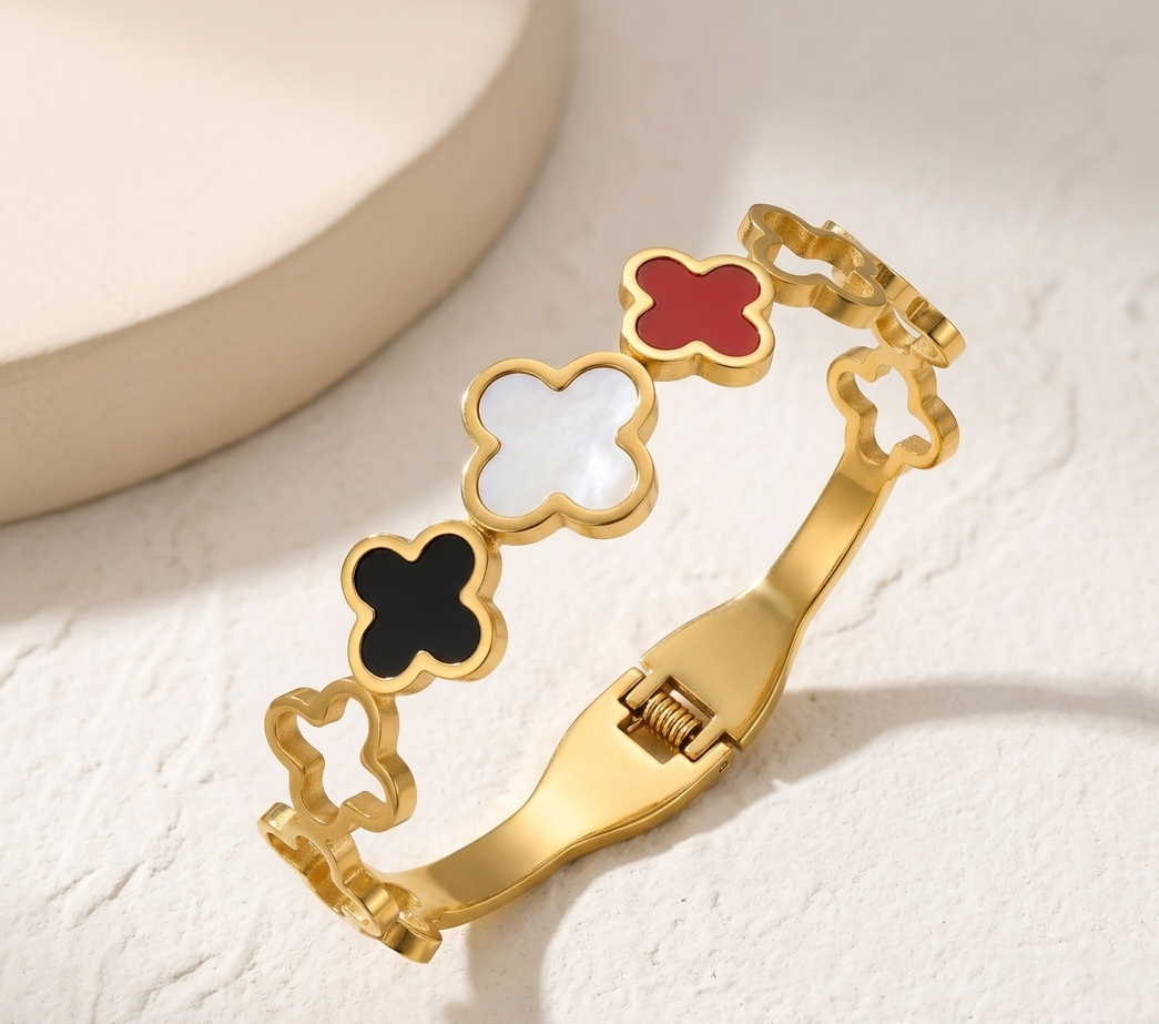 the palette clover bracelet