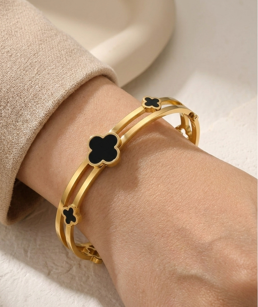 quarter clover bracelet