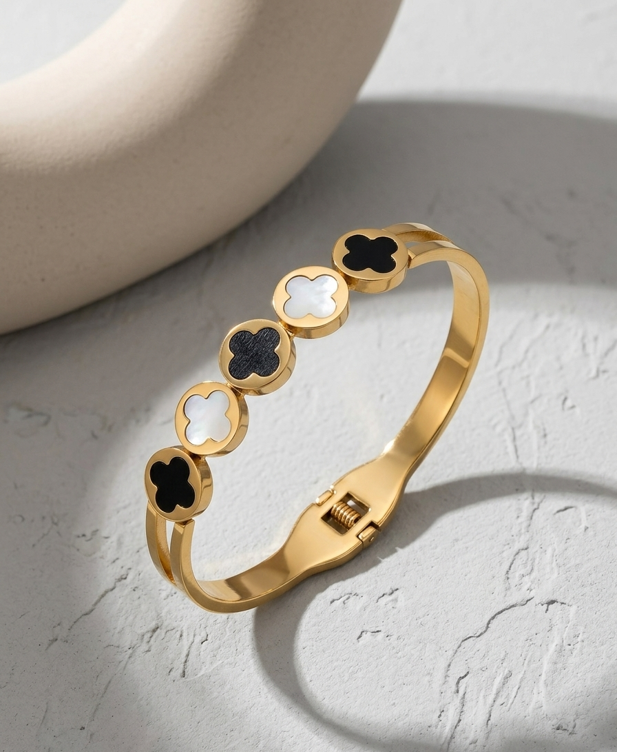 black and white clover bracelet