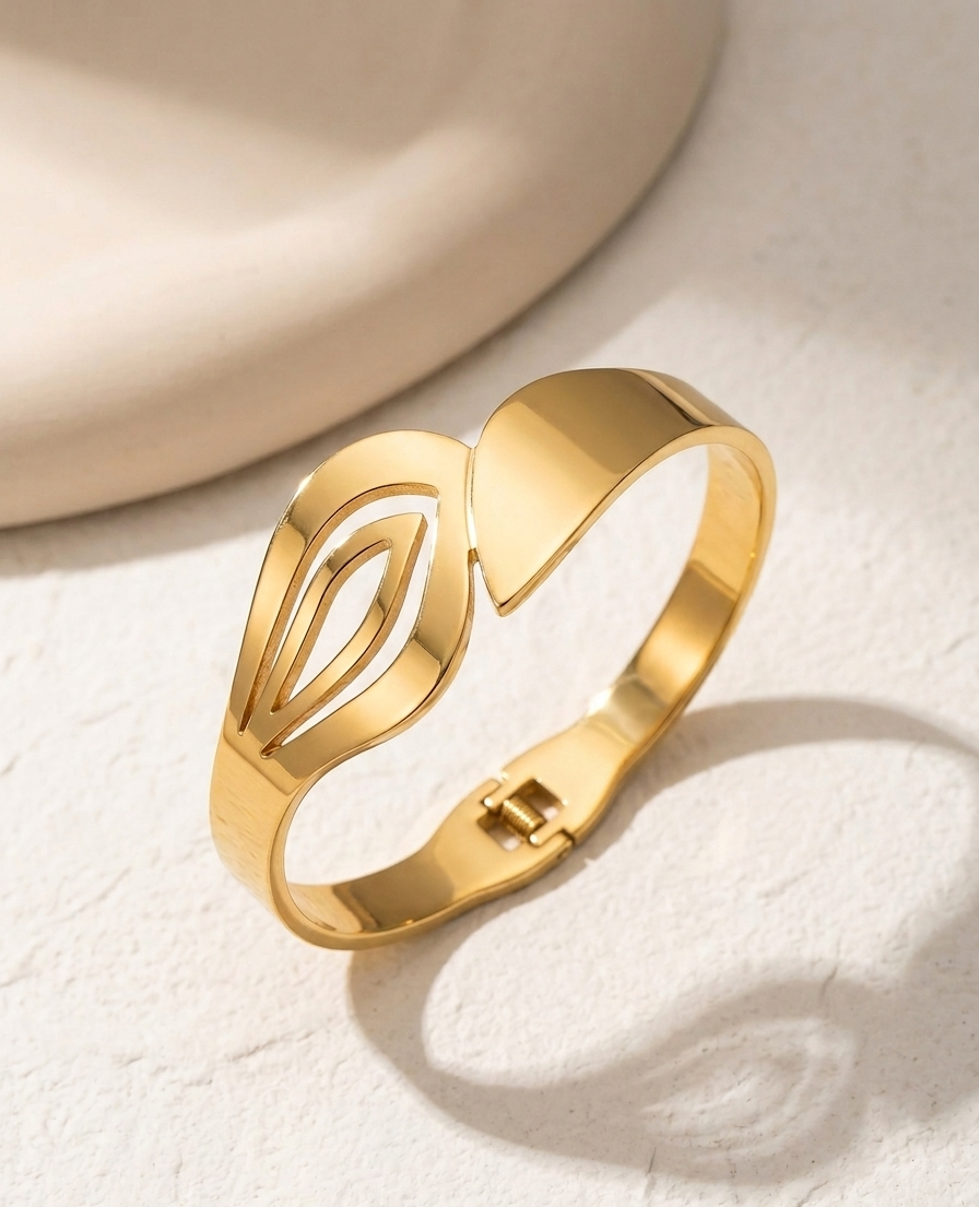 the cutout leaf bracelet