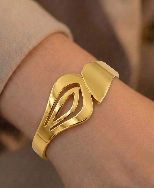 the cutout leaf bracelet