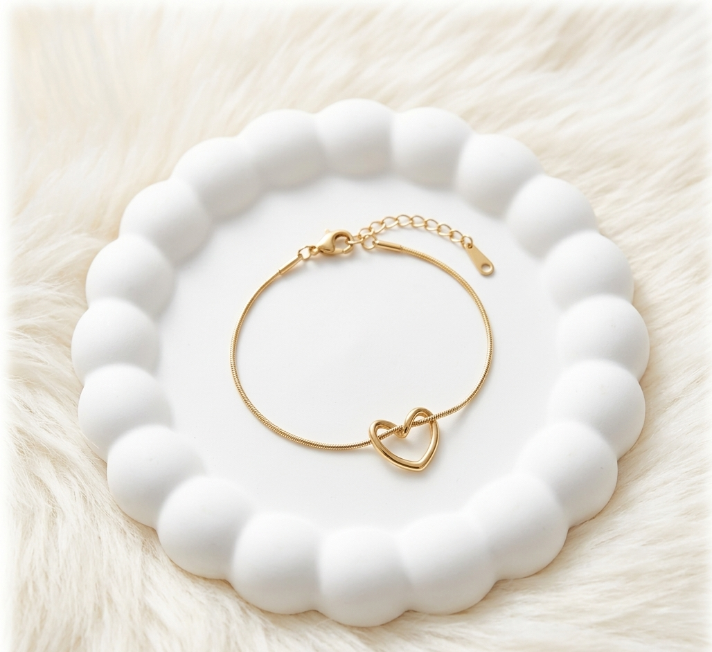 The Heart Knot Bracelet