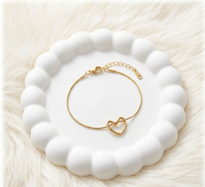 The Heart Knot Bracelet