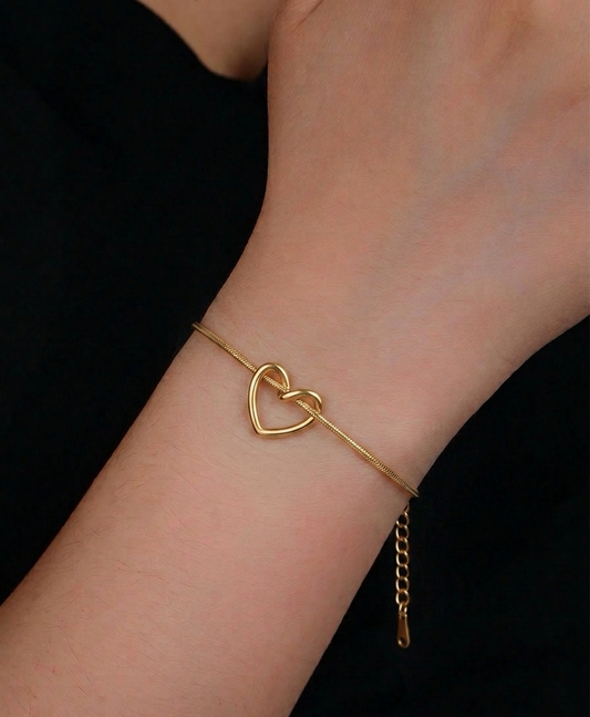 The Heart Knot Bracelet